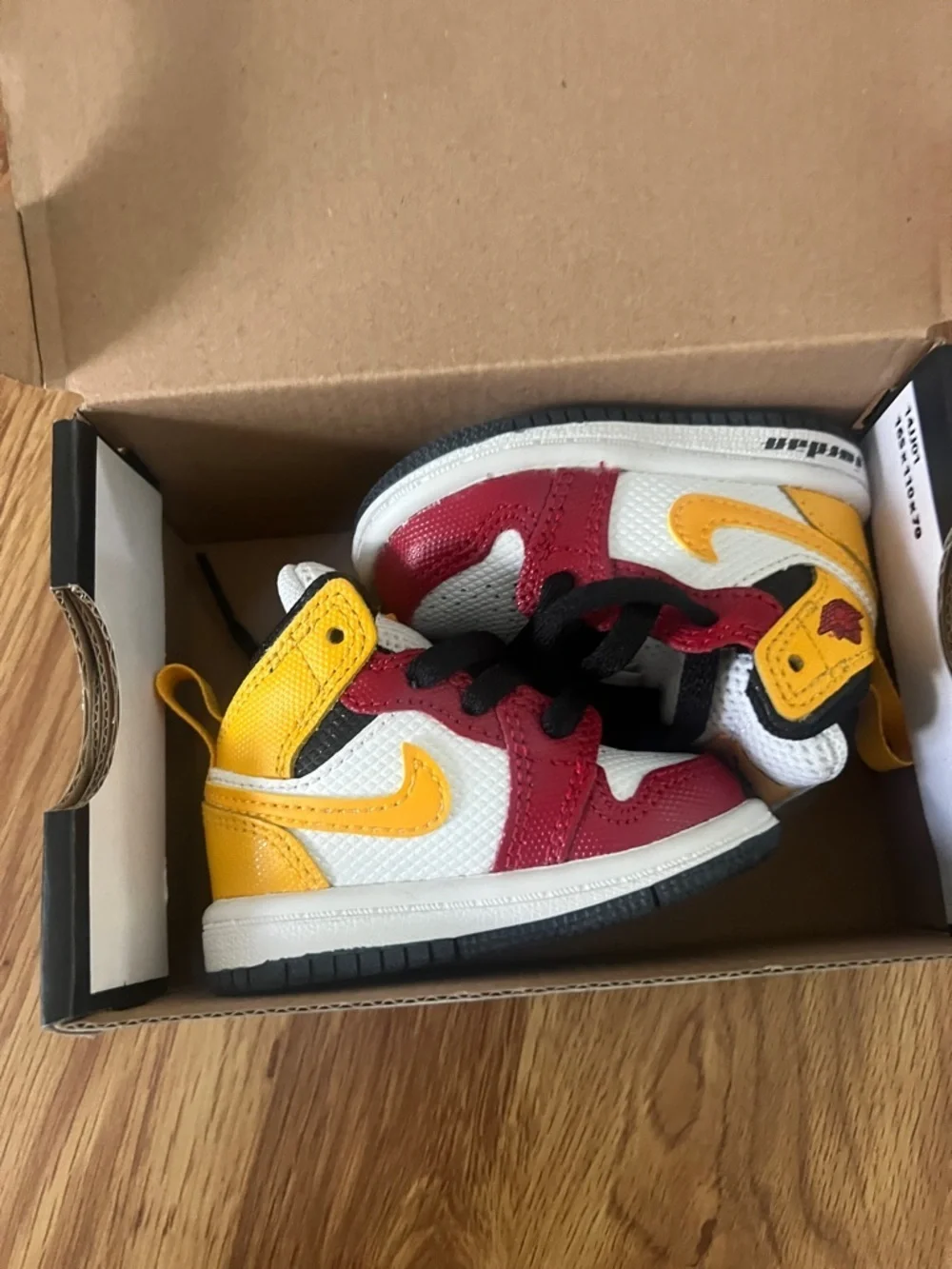 Nike red upper day